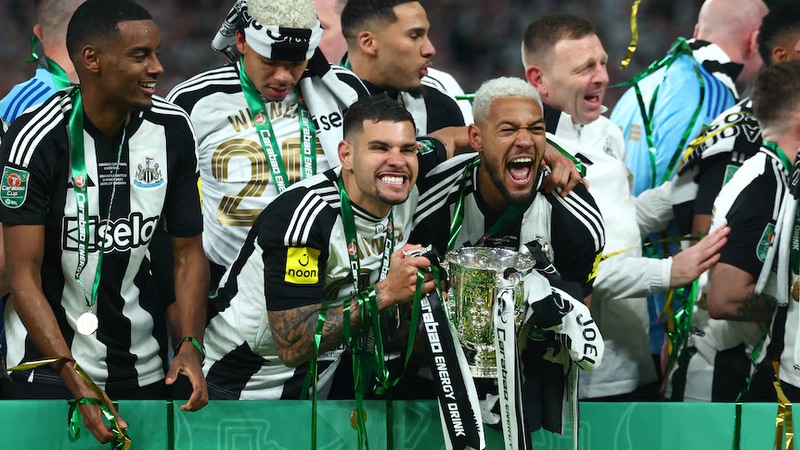 League Cup cũng là một giải đấu lâu đời và có rất nhiều tên gọi khác nhau League Cup cũng là một giải đấu lâu đời và có rất nhiều tên gọi khác nhau