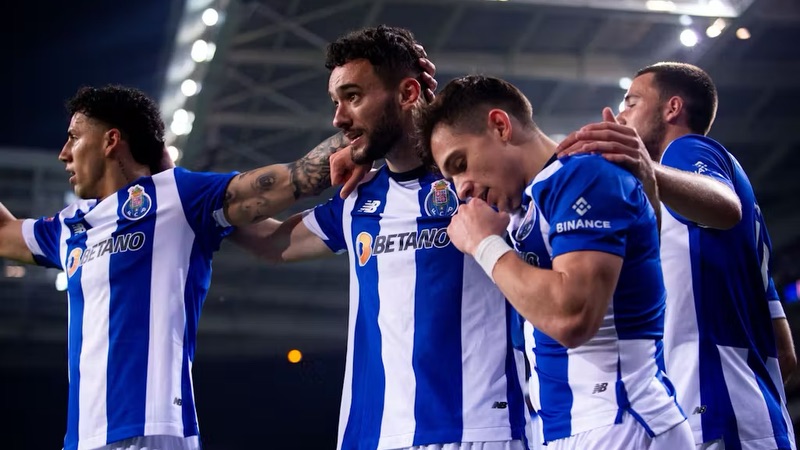 Porto thì vẫn rất mạnh mẽ Porto thì vẫn rất mạnh mẽ